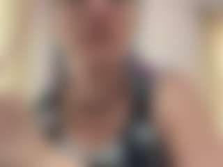 est1 MILF webcam performer live streaming