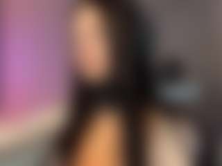 Live cam show with Olivia - Dress on StripNow
