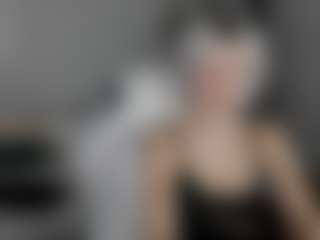 Live cam show with MonroSugar - Blonde Hair Petite on SxyPornLive