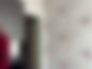 Grace MILF webcam performer live streaming