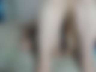 Live cam show with keysiyummy - Green Eyes on Dare Cams