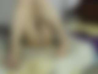 Live cam show with keysiyummy - Green Eyes on madthumbs