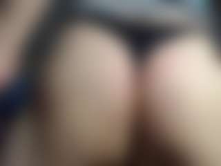 Live cam show with keysiyummy - Tease on Camsoda