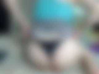 Live cam show with keysiyummy - White on Uber Horny | colombia