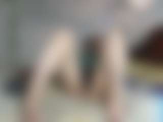Live cam show with keysiyummy - Green Eyes on EXY