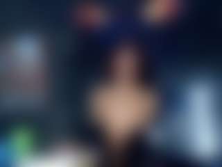 Live cam show with LuxuryQueens - Green Eyes on Milfs Live