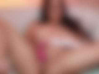 Live cam show with MaeveSun - Average on Adult Interactions