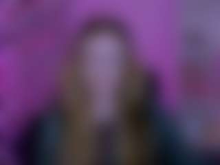 Live cam show with caroline-rose - Green Eyes on https://playwithruby.com