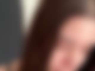 ElidaSchimke's Live Sex Cam Show