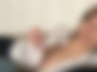Live cam show with EloiseAhart - Play on dropp.cam