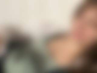 Live cam show with EloiseAhart - Green Eyes on Mixed Magazine Live