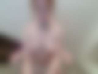 Live cam show with Aneka - Facial Piercings on slutload