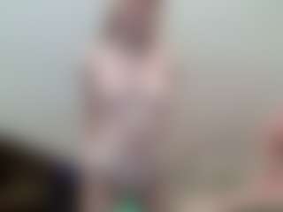 Aneka's Live Sex Cam Show