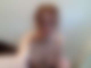 Live cam show with Aneka - Shaved on Camsoda