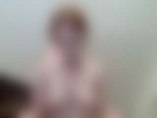Live cam show with Aneka - Blue Eyes on Livezox