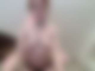 Live cam show with Aneka - Smoking on googirlz