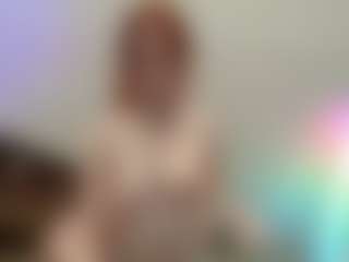 Live cam show with Aneka - Nipple Piercings on madthumbs