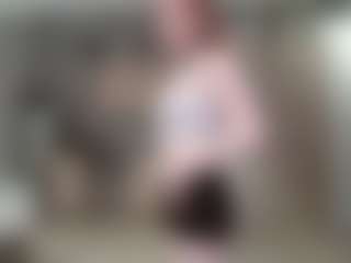 Live cam show with Aneka - Nipple Piercings on madthumbs