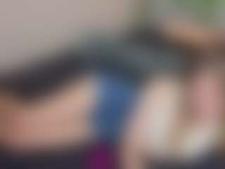 Live cam show with Willowcut - Upskirt on SquirtSoMuch