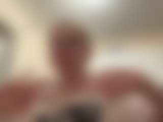 Live cam show with LeidaHolster - Spin on CamClone