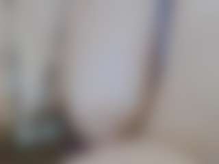Liarouse04's Live Sex Cam Show