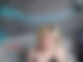 Live cam show with lil_lolly67 - Blue Eyes on Gym Cam Girls
