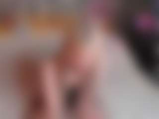 Live cam show with lil_lolly67 - Blue Eyes on Fit Hotties