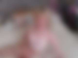 Live cam show with lil_lolly67 - Petite on Mixed Magazine Live