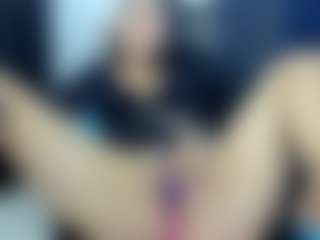 Live cam show with MelaniVega - Smoking on madthumbs