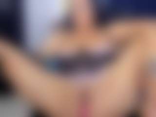 Live cam show with MelaniVega - Tittyfuck on Camsoda