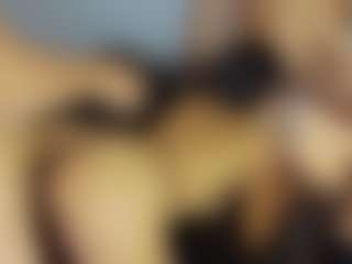 Live cam show with TesoroMalibu - Tease on sexylive.show