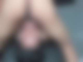 Live cam show with TesoroMalibu - Moaning on CamwithHer