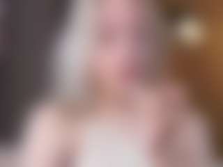 Live cam show with Dori - Camel Toe on Camsoda