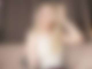 Live cam show with Dori - Gray Eyes on Camsoda