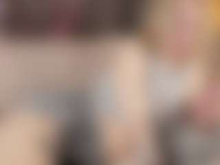 Live cam show with Dori - Athletic Strip on SpankPalCams