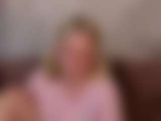 Live cam show with Lillly-Jhonasss - Small on Camming Site