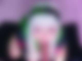 Live cam show with DollyRoses - Brown Hair Petite on Camsoda