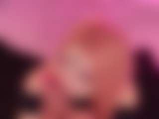 Live-Cam-Show mit DollyRoses - Costume auf Camsoda