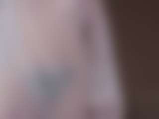 Live cam show with AletaTestani - Ass Bouncing on Soda Cam