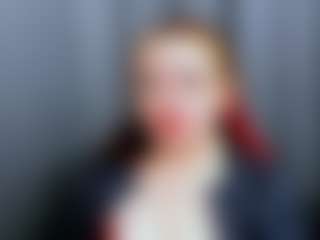 ElisabethXSweet MILF webcam performer live streaming