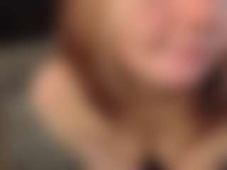 Live cam show with LilliamCalabro - Moaning on Camsoda