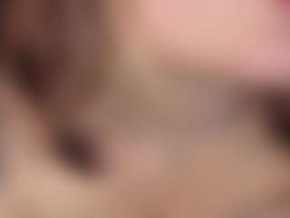Live cam show with LilliamCalabro - Green Eyes on Camsoda