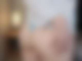 Live cam show with LilliamCalabro - Skinny on sexylive.show