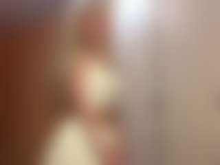 Live cam show with Sabina - Petite on madthumbs