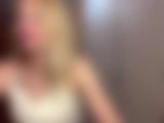 Live cam show with Sabina - Petite on madthumbs
