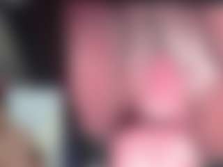 Live cam show with LunaVelvett - Middle Aged on TeamSkeetLive