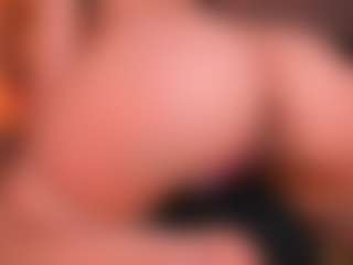 Live cam show with Milan-Daph - Petite on Camsoda