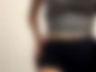 Live cam show with AureaDismore - Bedroom Asian on Mixed Magazine Live