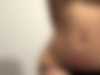 Live cam show with AureaDismore - Brown Eyes Asian on Camsoda