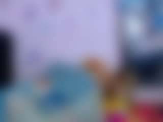 Live cam show with shantaltsfoxx - Green Eyes on Hubzter Live
